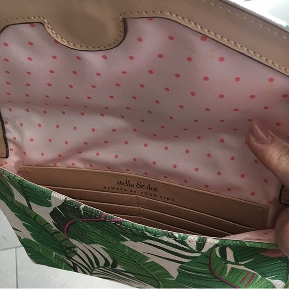 Tropical print Stella & Dot clutch, never used. - Picture 2 of 2